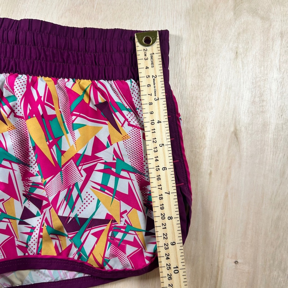 Under Armour HeatGear Women Small Geometric Print Running Training Shorts Purple - Picture 5 of 5